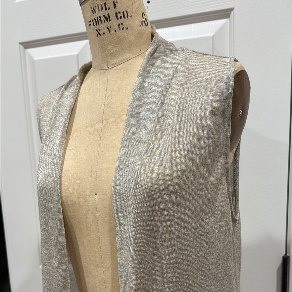 White House Black Market long Knit Vest. Size M - Picture 2 of 9